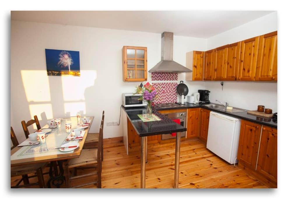Cosy Self Contained Cottage With Stunning Views คิลลาโล ภายนอก รูปภาพ